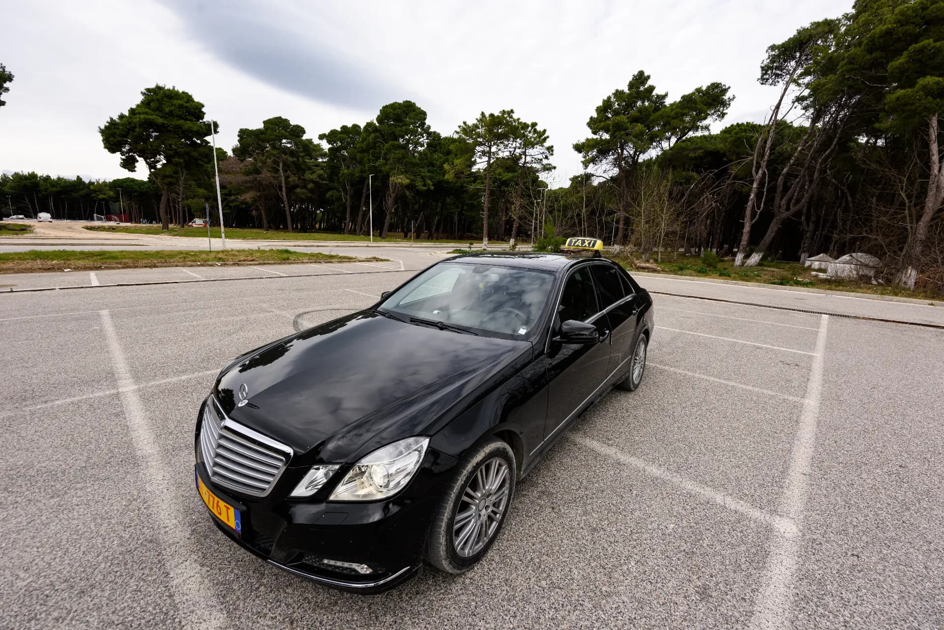 Mercedes E 300 Airport Taxi